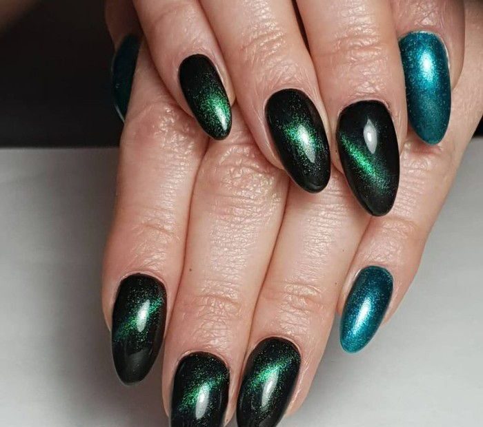 Cat-Eye Nails Are Taking Over Our Ig Feeds—Here Are 30 Ways To Wear The  Trend