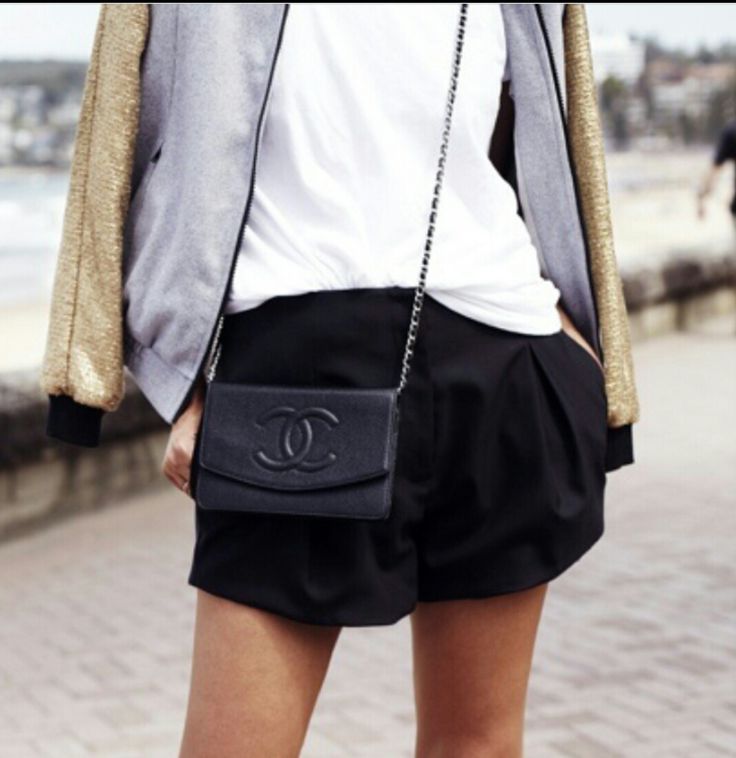 Chanel Cross Body Bag. Want It! | Chanel Cross Body Bag, Chanel Handbags, Chanel  Bag